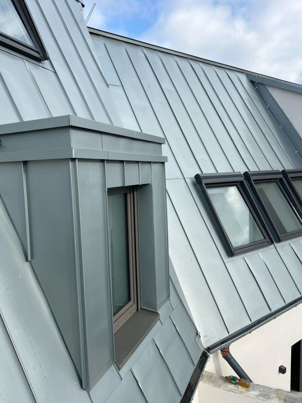 Präzise Blecharbeiten für Detail und Fassade.